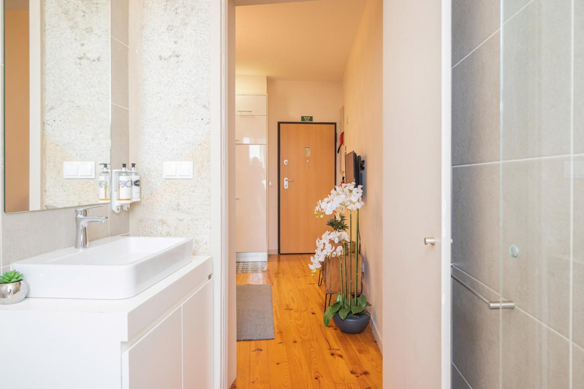Lovely Charm House Downtown Porto Near Metro With Ac Exterior photo